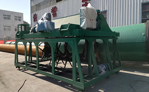 液壓升降式翻堆機 液壓升降式翻堆機